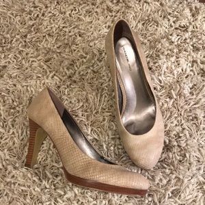 Bandolino leather heels